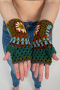 Load image into Gallery viewer, Granny Square Fingerless Mittens